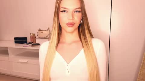 shirapung online show from April 19, 6:10 pm