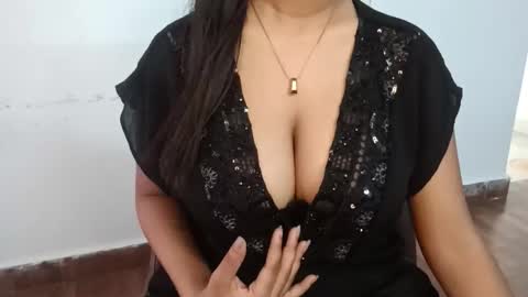 shreya_0 online show from March 9, 8:50 am