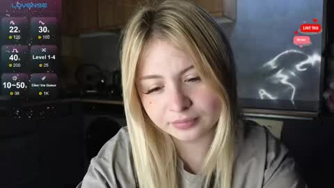 Molly online show from May 17, 9:36 pm