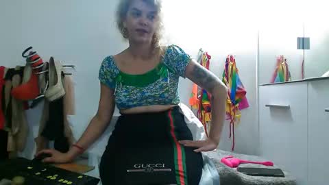 Shyhotsquirt online show from February 2, 3:49 am