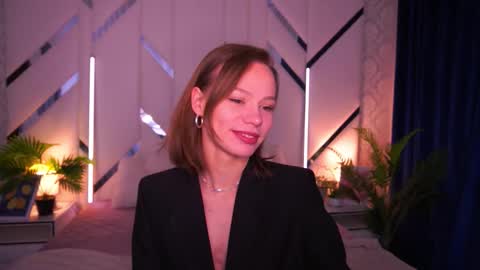 shyysiren online show from December 23, 9:13 am