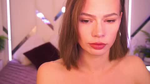 shyysiren online show from December 2, 9:00 am