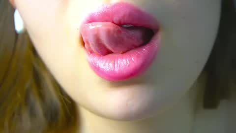 Siera online show from February 25, 8:32 pm