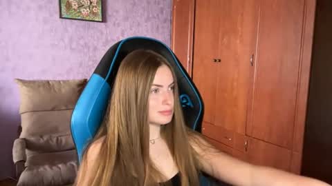 Erica online show from June 22, 1:41 pm