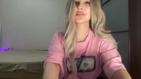 silkybabe19 online show from December 20, 11:42 pm