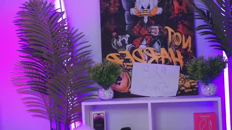 silkylumi online show from February 11, 6:53 pm