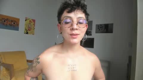 Snapshot of simone_4201 chatting on January 27, 7:13 pm Sim. online show from January 27, 7:13 pm