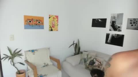 Snapshot of simone_4201 chatting on January 7, 6:14 pm Sim. online show from January 7, 6:14 pm