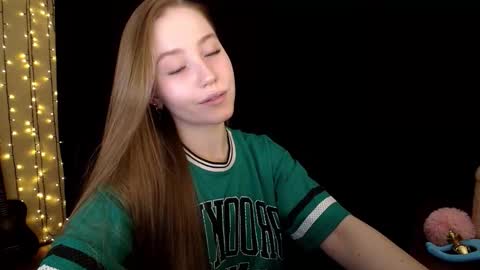 Sindi online show from December 2, 2:19 pm