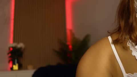 Dee online show from November 9, 9:22 pm