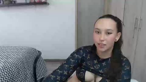 Alice online show from December 23, 5:43 pm