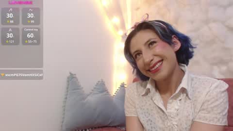 Snapshot of skarletjhonson_ chatting on December 11, 3:35 am Skarlet  online show from December 11, 3:35 am