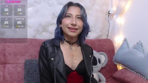 Snapshot of skarletjhonson_ chatting on December 15, 11:55 am Skarlet  online show from December 15, 11:55 am