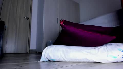 Snapshot of skarletsexy chatting on October 20, 3:42 am Skarlet online show from October 20, 3:42 am