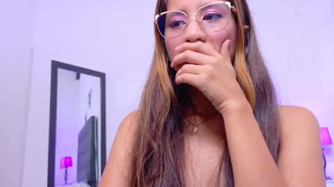 skinny_hottie18 online show from February 21, 2:16 pm