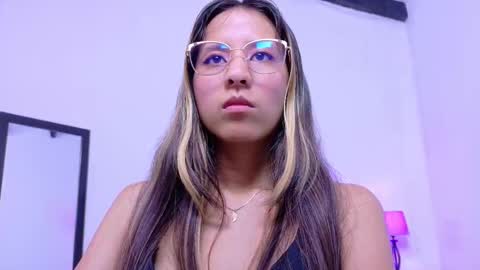 skinny_hottie18 online show from February 15, 1:49 pm