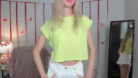 Skinnyladyy online show from February 22, 2:17 am