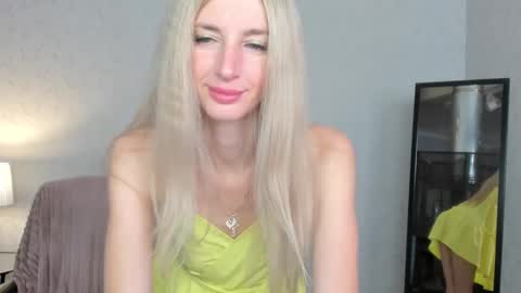 Skinnyladyy online show from March 6, 2:09 am