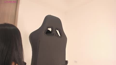 Skinnyy   online show from March 8, 2:54 pm