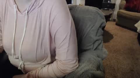 SKYLE   online show from March 29, 6:40 pm