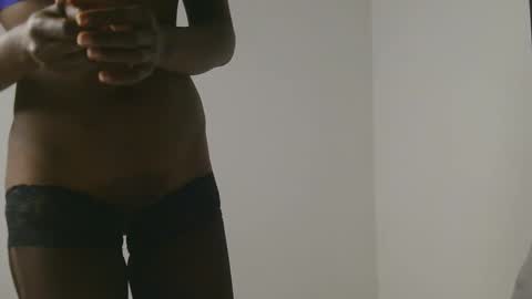 Bella online show from March 29, 2:32 am