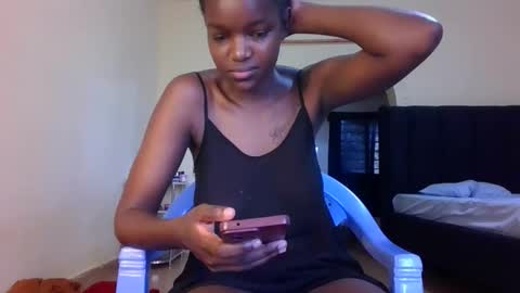 Snapshot of sleek_ass chatting on October 26, 12:33 pm sleek_ass online show from October 26, 12:33 pm