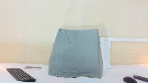 slim_chocobar18 online show from October 17, 4:43 pm