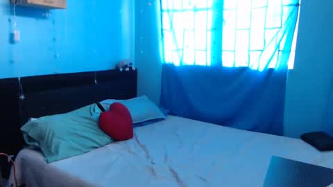 slone03 online show from October 6, 8:57 pm