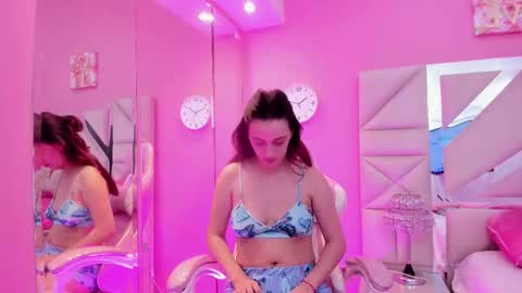 milk girl online show from November 27, 3:53 am