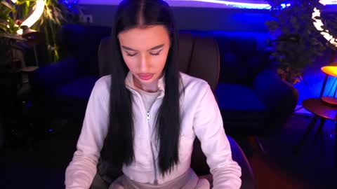 snow_whiteeex online show from January 28, 7:53 pm