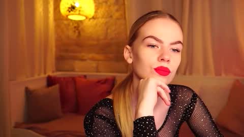 Hanna online show from October 6, 7:47 am