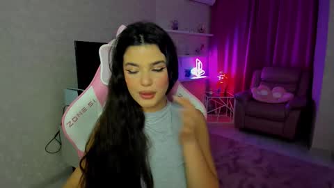 snowingwinter online show from November 10, 6:36 pm