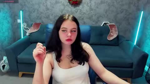 snowwhite_bella online show from January 8, 1:48 pm