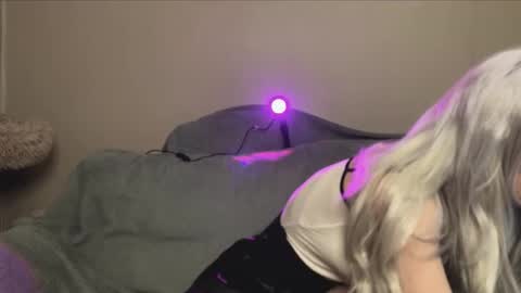 snowy_alice online show from December 21, 9:46 am