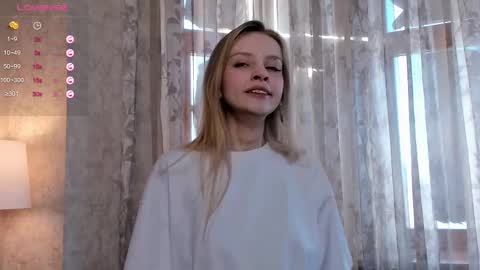 Snapshot of so__sweet chatting on February 25, 6:58 am Alice - Birthday Girl online show from February 25, 6:58 am