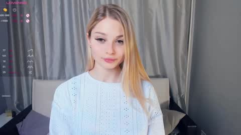 Snapshot of so__sweet chatting on January 9, 6:26 pm Alice - Birthday Girl online show from January 9, 6:26 pm