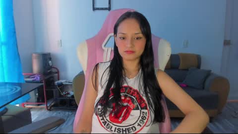 sofia online show from May 6, 9:19 pm