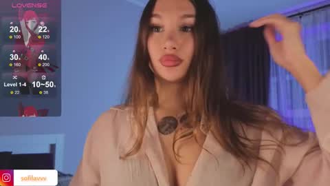 Snapshot of sofi___love chatting on October 23, 8:48 pm Sofi online show from October 23, 8:48 pm