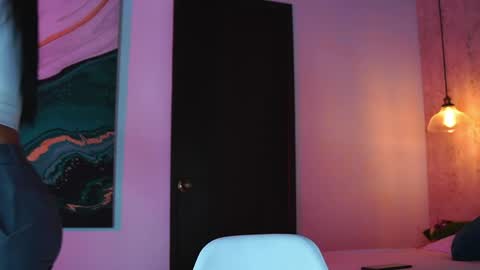 Sofi online show from April 8, 11:45 am