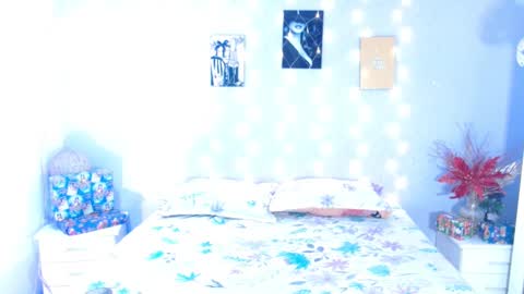 sofi smith online show from December 13, 7:32 pm