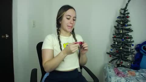  LAURA SOFIA  online show from December 17, 8:40 am