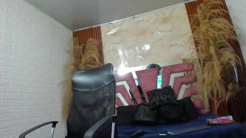 Snapshot of sofia_gutierrez__ chatting on February 16, 12:54 am sofia gutierrez   online show from February 16, 12:54 am