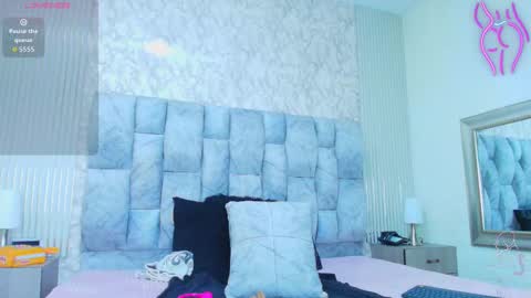 Snapshot of sofia_gutierrez__ chatting on September 30, 3:12 am sofia gutierrez   online show from September 30, 3:12 am