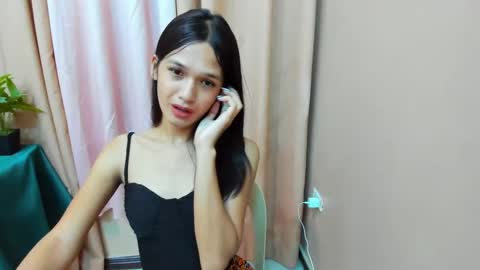 sofia chantal online show from March 3, 4:00 am