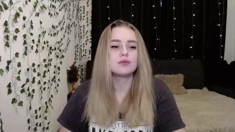 sofia_rosemary online show from January 25, 11:57 am