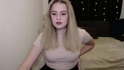 sofia_rosemary online show from December 10, 9:44 am