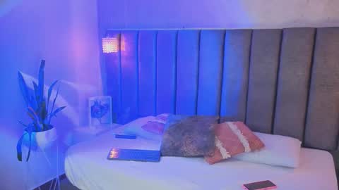 Sofi online show from December 21, 11:25 am