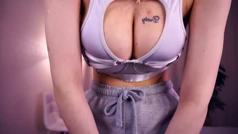 Snapshot of sofiabruno chatting on October 10, 6:51 am Hi My name is Sofia Welcome to my room Please thumbs up - its important online show from October 10, 6:51 am