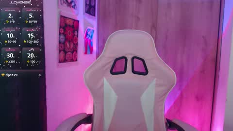       online show from November 14, 4:12 am