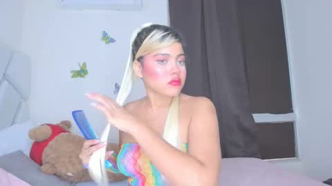 sofiacastillo01 online show from April 18, 7:07 pm